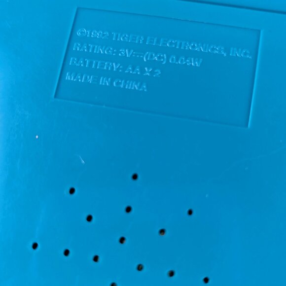 Vintage 90s Disney Pocahontas Tiger Electronics Handheld Game - Picture 5 of 8